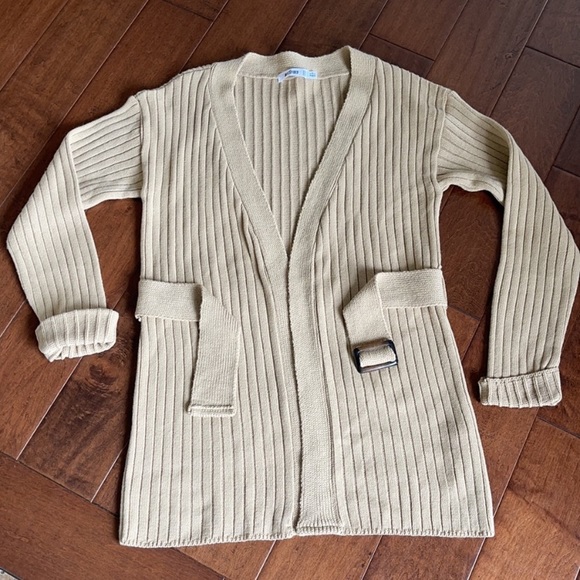 SOLD// MISSGUIDED Tan Belted Long Cardigan - Picture 3 of 11